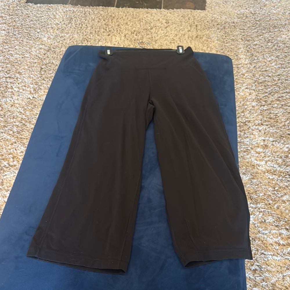 Lulu Lemon Black Wide-Leg cropped yoga pants with pockets